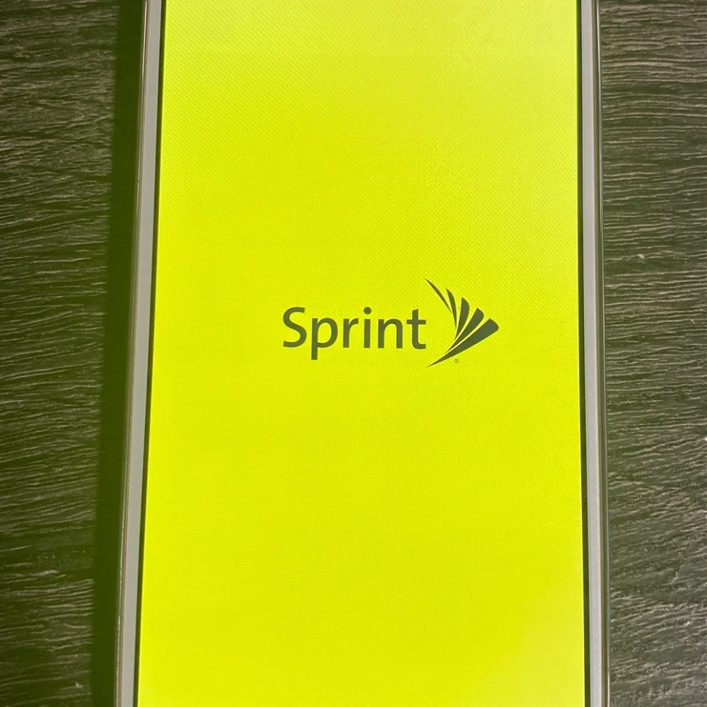 Samsung Galaxy S4 SPH-720 Sprint 4G 16 GB White Frost Android Cell Phone